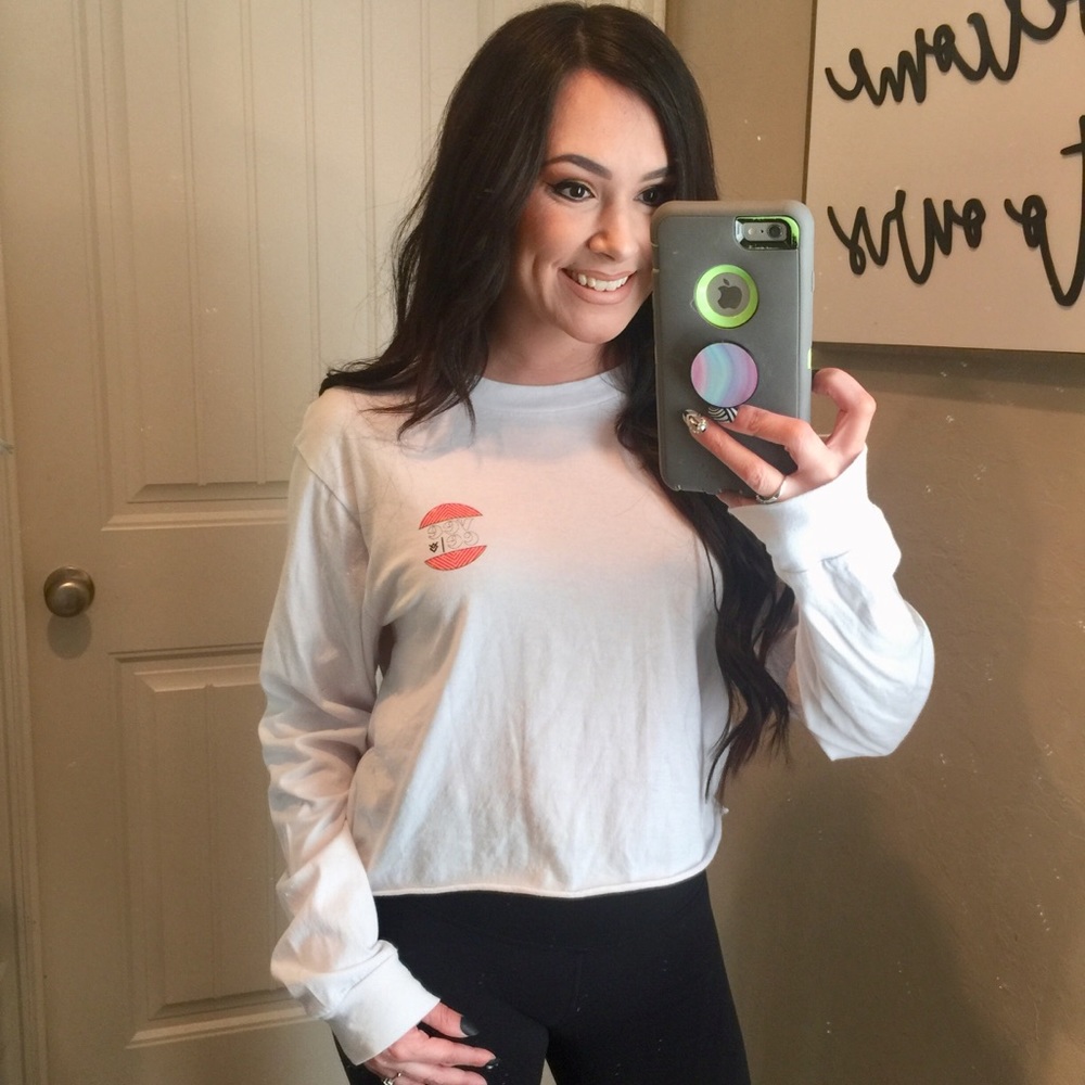 Veece white cropped back graphics tee top M
